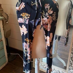 NWOT GRACE AND LACE JOGGERS